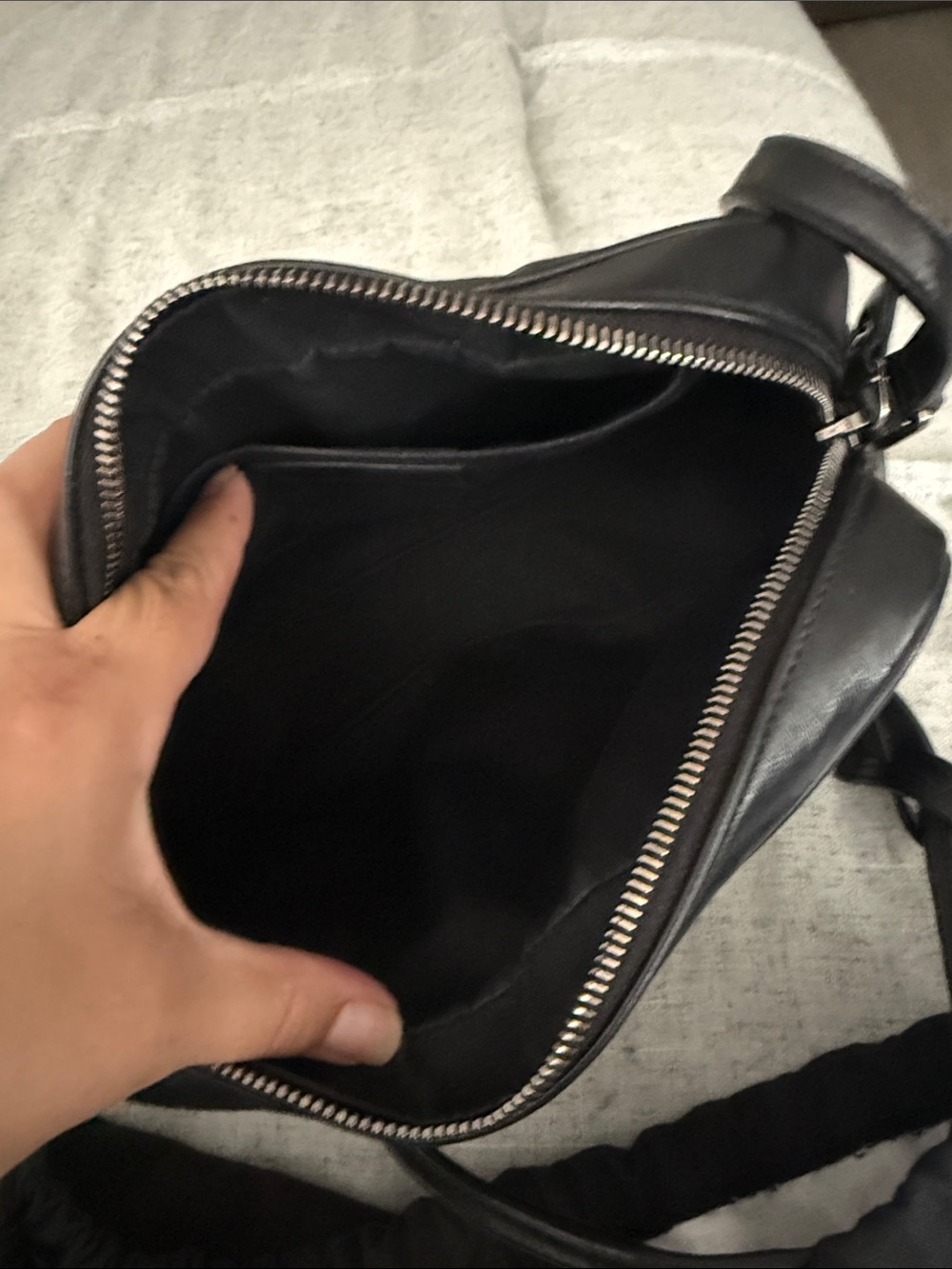 Saint Laurent Black Quilted Chevron Leather Camera Bag with YSL Logo - Picture 8 of 10